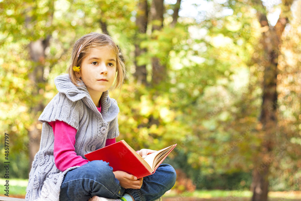 Child learns in the nature Child learns in the nature