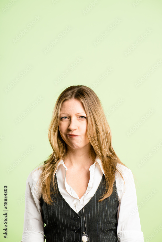 Obraz premium funny woman portrait real people high definition green backgroun