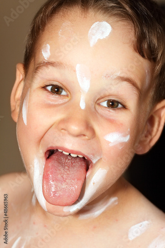 Baby with chicken pox rash with tongue