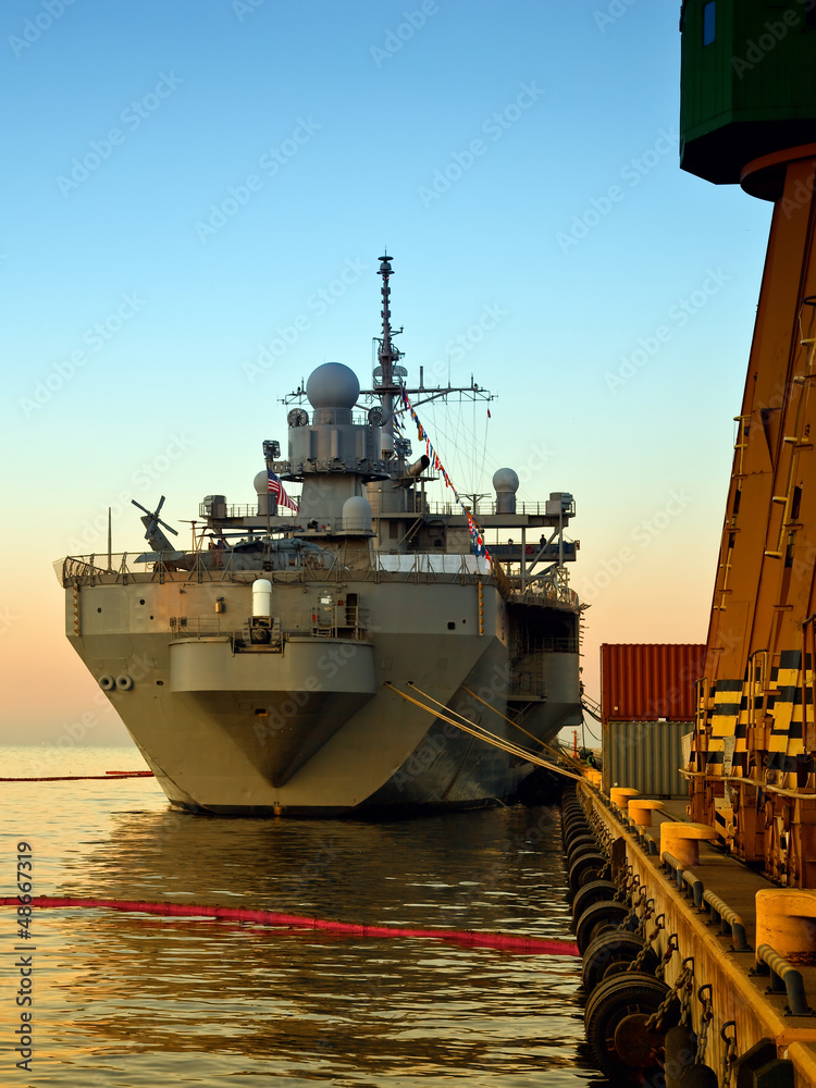 Obraz premium A US Warship in port of Gdynia, Poland.