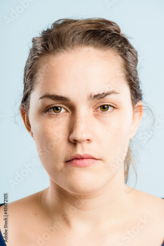 serious woman portrait real people high definition green backgro