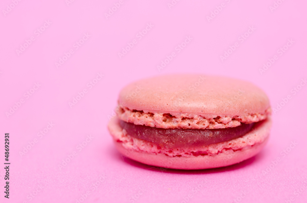 Macaron mit Erdbeer-Füllung Macaron mit Erdbeer-Füllung