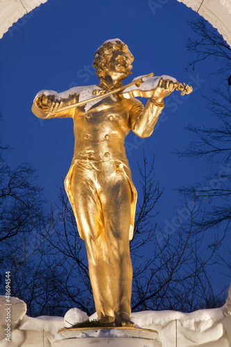 Vienna - Johan Strauss memorial from Stadtpark in dusk