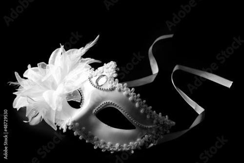 maschera bianca ombra