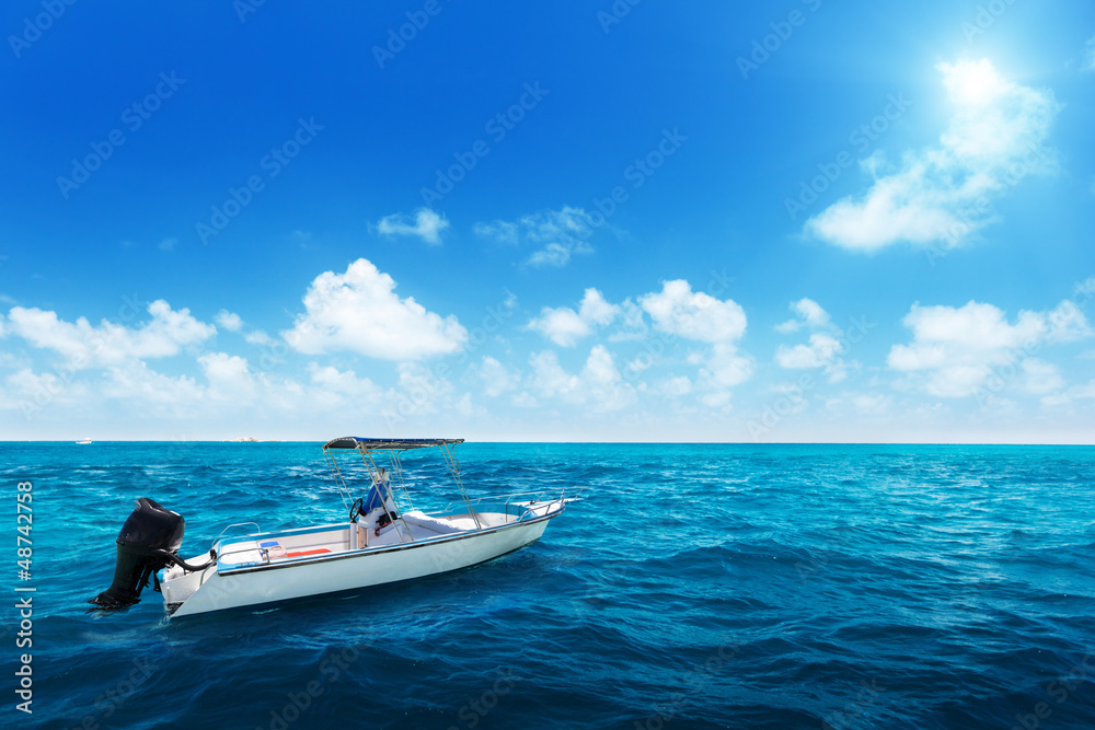 Fototapeta premium speed boat and water of indian ocean