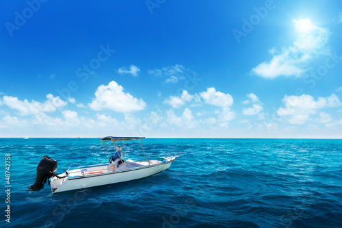 speed boat and water of indian ocean