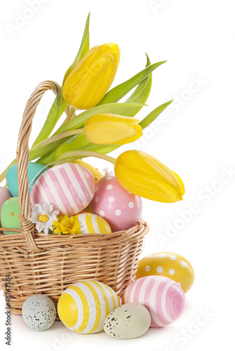 Fototapeta Naklejka Na Ścianę i Meble -  Basket with easter eggs