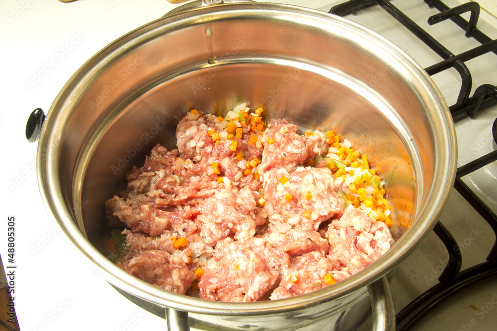 a cooking italian tomato sauce a cooking italian tomato sauce