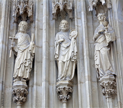 Vienna - The apostle Jacob, Peter and John - Minoriten church photo