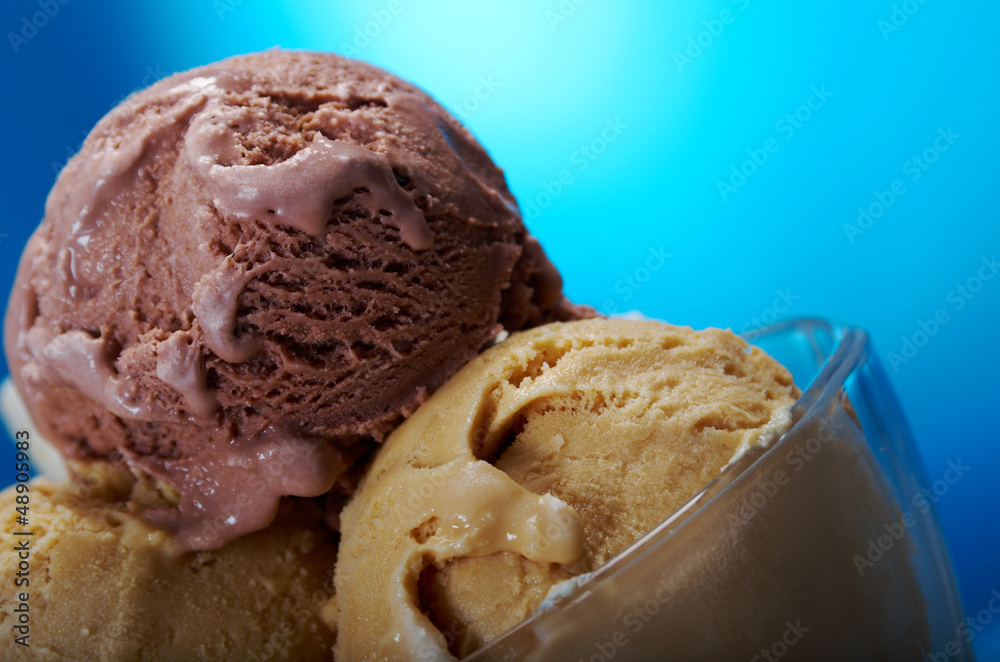 ice cream in with strawberries and chocolate ice cream in with strawberries and chocolate