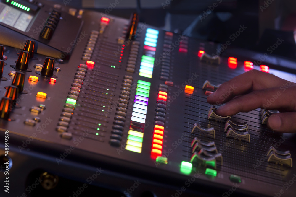 Adjust sound mixer switch in concert