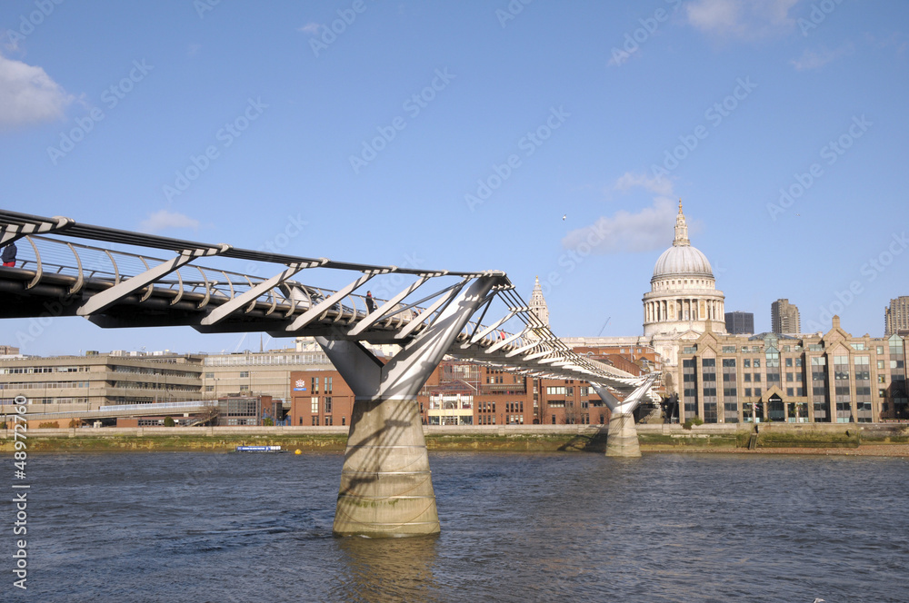 Fototapeta premium Saint Pauls Cathedral and Millennium Bridge, London