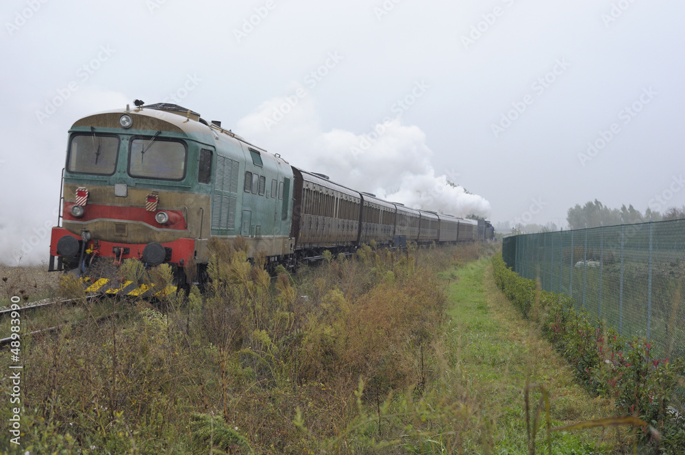 Obraz premium Italian diesel train