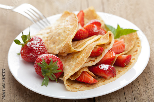pancakes with strawberry