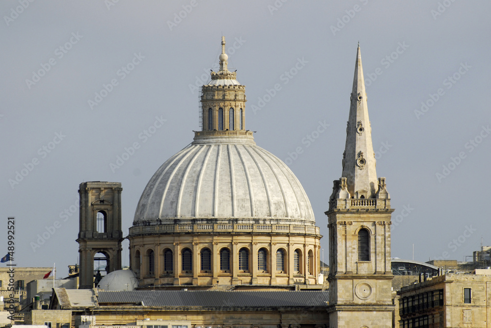 Kuppel der Karmeliter Kirche und Turm der St.Paul's Cathedrale