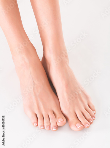 Fototapeta Naklejka Na Ścianę i Meble -  woman feet