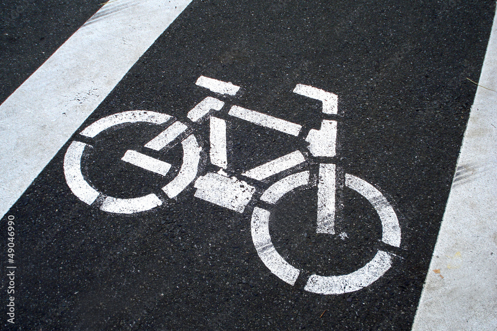 Piste cyclable, signalisation au som Piste cyclable, signalisation au som