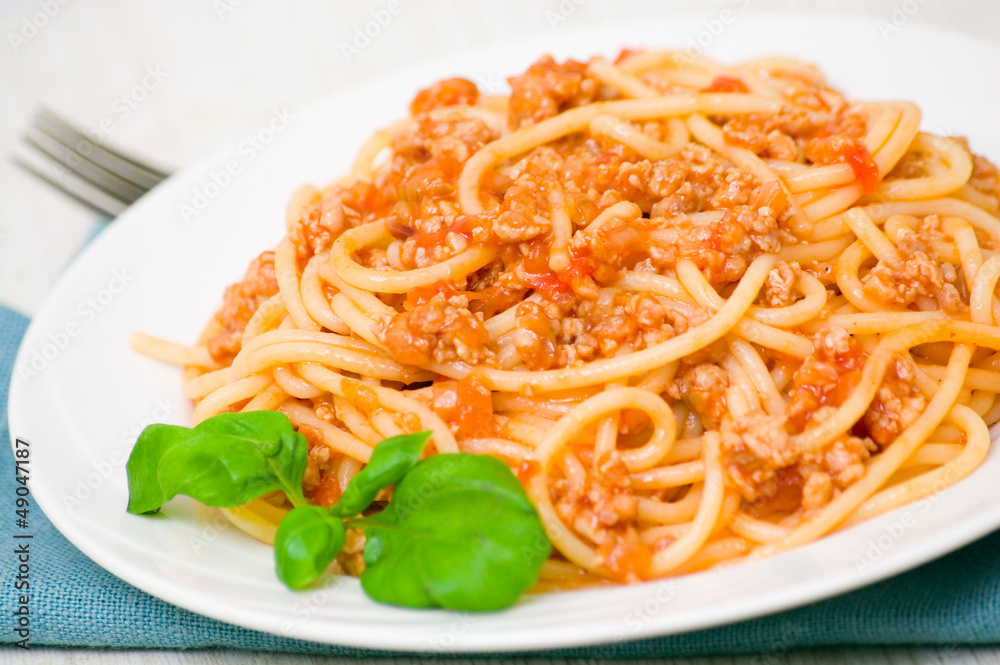 spaghetti bolognese on white plate spaghetti bolognese on white plate