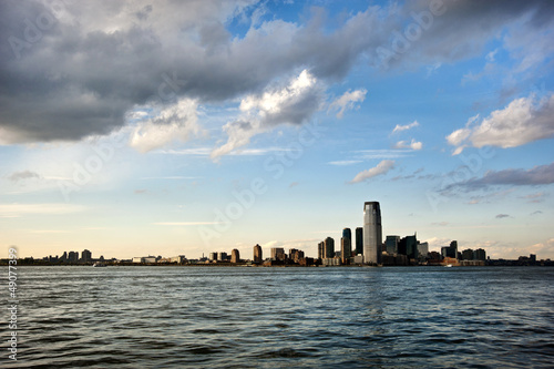 Manhattan skyline © luizab24