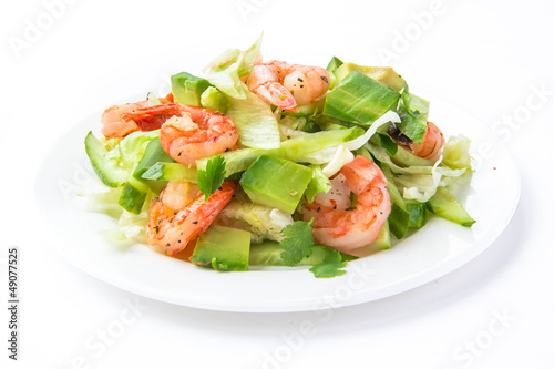Green salad with shrimp and avocado