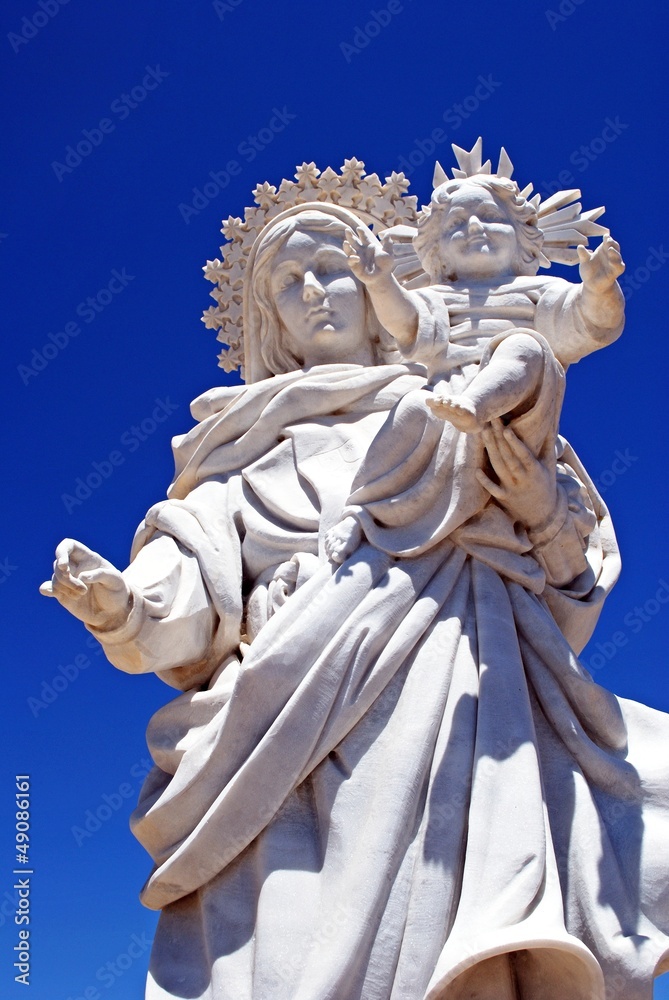 Mother and child statue, Garrucha, Spain © Arena Photo UK Mother and child statue, Garrucha, Spain © Arena Photo UK