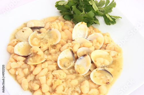 Beans with clams