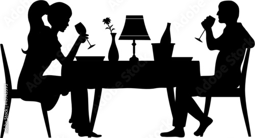 COUPLE AU RESTAURANT