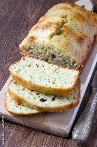 Lemon and poppy seed pound cake