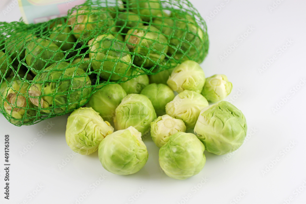 Fototapeta premium rosenkohl verpackt und lose