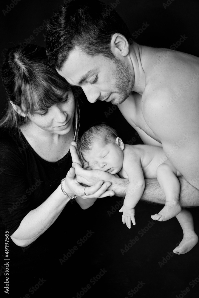 jeunes parents et leur bébé