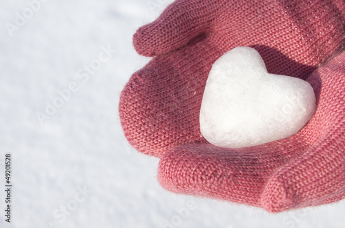 pink mittens with snow heart