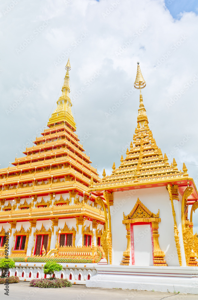 Fototapeta premium Golden pagoda at the Thai temple, Khonkaen Thailand