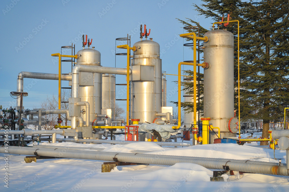 Obraz premium Winter oil and gas industry