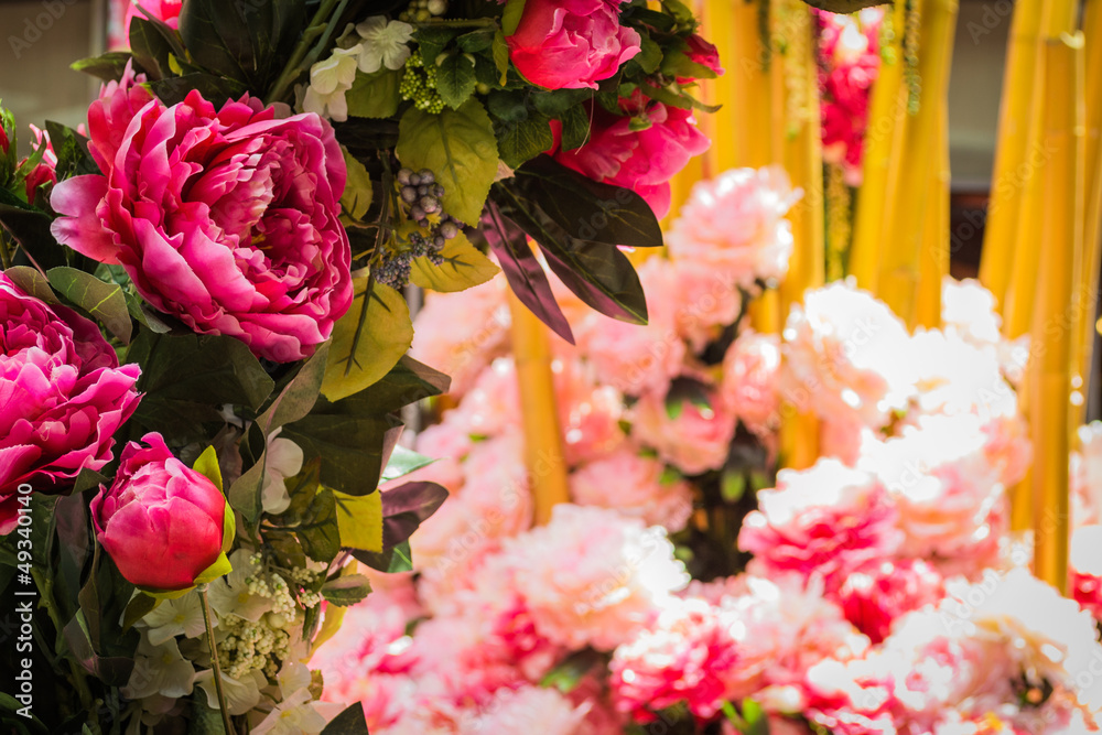 Obraz premium A bunch of pink artificial flower