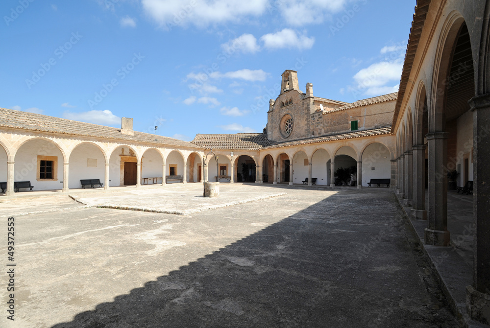 Le cloître du sanctuaire de Monti-sion à Porreres à Majorque