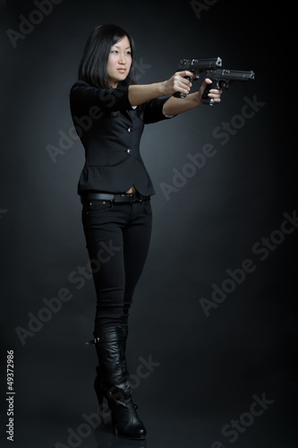 Wallpaper Mural Asian woman Torontodigital.ca