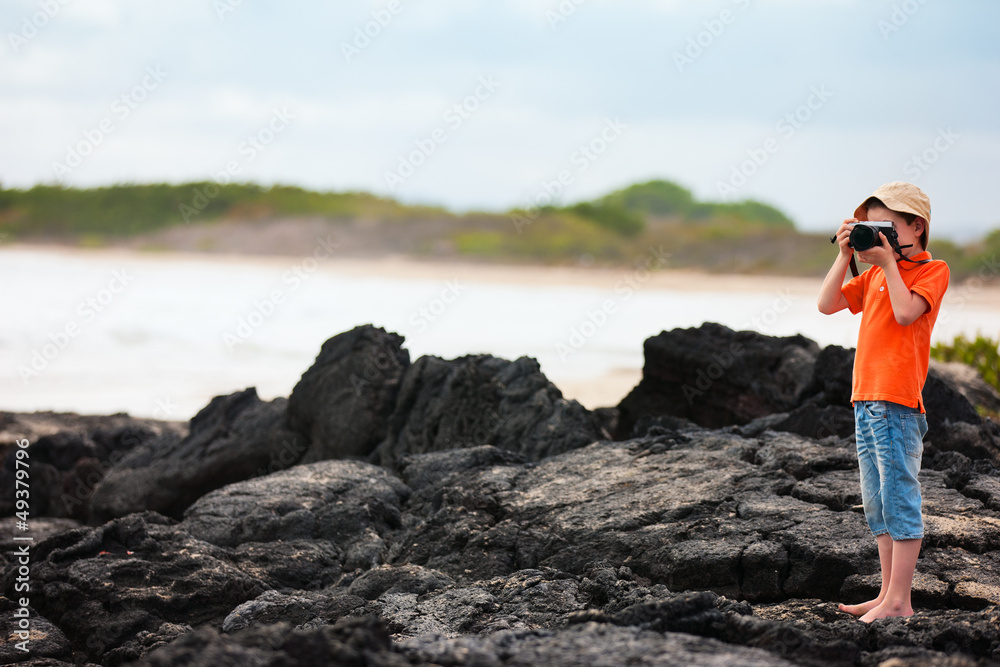 Fototapeta premium Young nature photographer