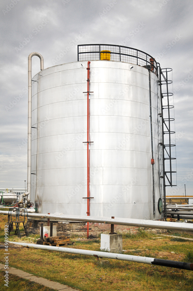 Oil and gas industry tanks