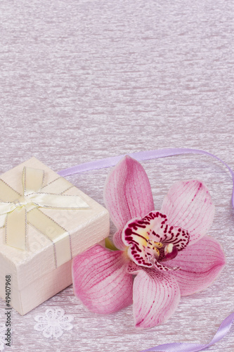 Fototapeta Naklejka Na Ścianę i Meble -  Box for gift and orchid