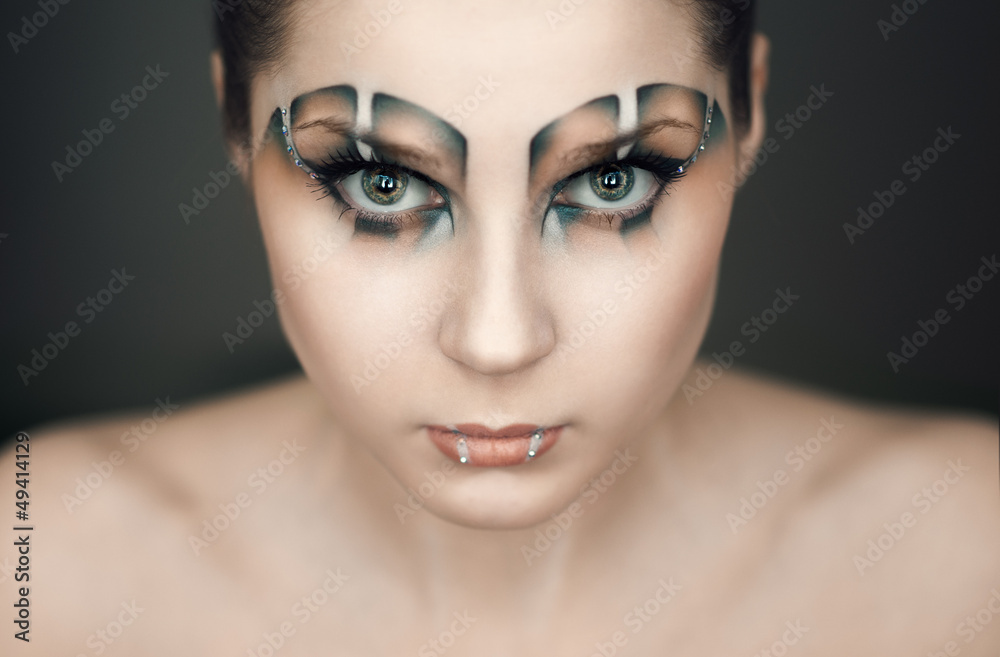 make-up in the style of the Raptor make-up in the style of the Raptor