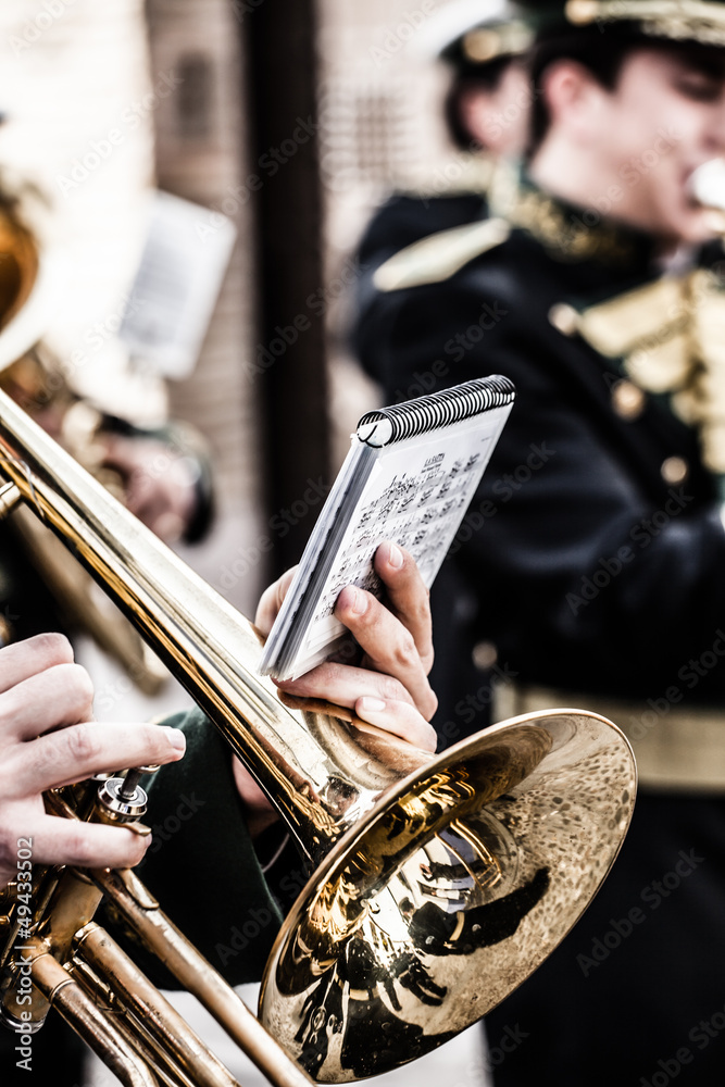 Obraz premium Vintage puzony grające w big bandzie.