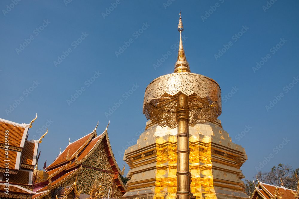 Fototapeta premium Wat Phrathat Doi Suthep temple in Chiang Mai, Thailand.