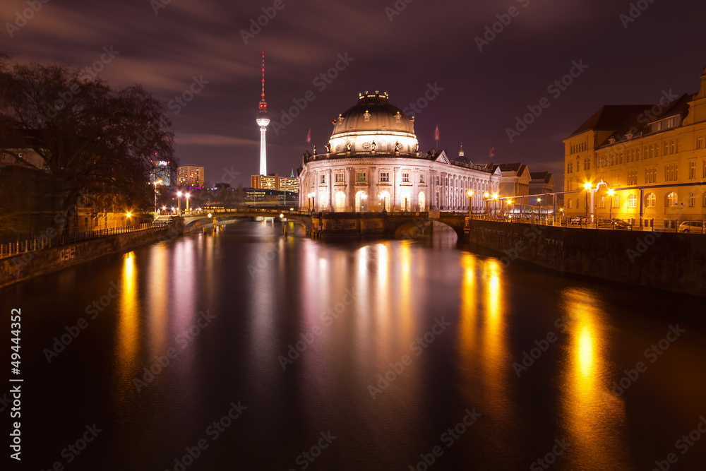 Museumsinsel und Fernsehturm in der Nacht - Berlin