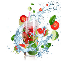 Küchenrückwand glas motiv Spritzendes Wasser Fruchtcocktail mit spritzender Flüssigkeit isoliert auf weiß  © Lukas Gojda