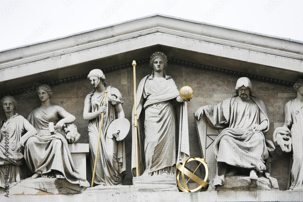 Obraz premium Close up British Museum's roof relief