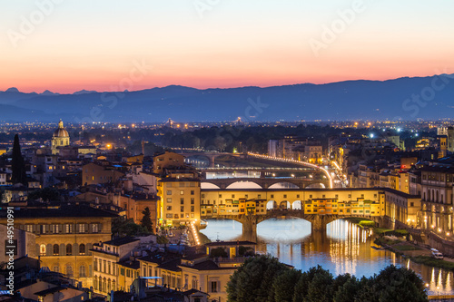 Florence, Arno River and Ponte Vecchio after sunset, Italy © Frank