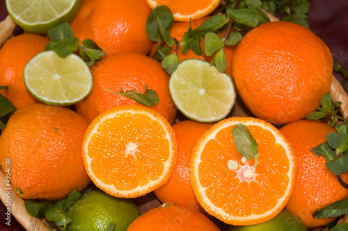 Апельсины и лайм крупным планом