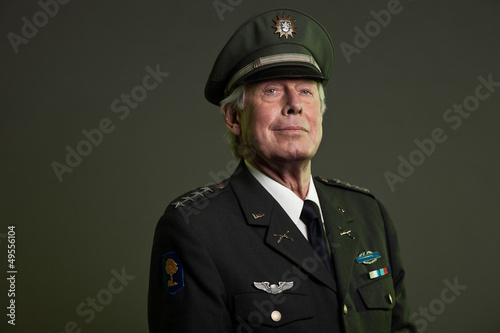 Obraz na płótnie US military general in uniform. Studio portrait. w salonie