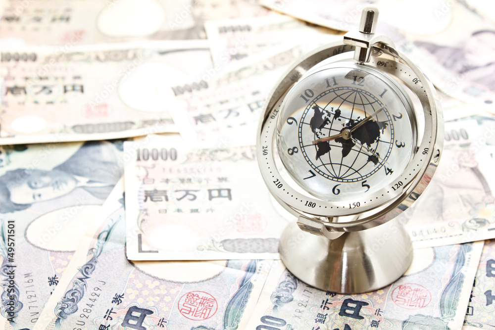 global model clock on Japanese notes global model clock on Japanese notes