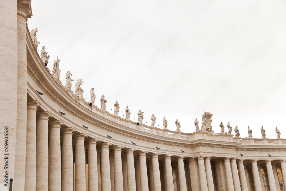 Säulengang auf dem Petersplatz, Vatikan - Italien Säulengang auf dem Petersplatz, Vatikan - Italien